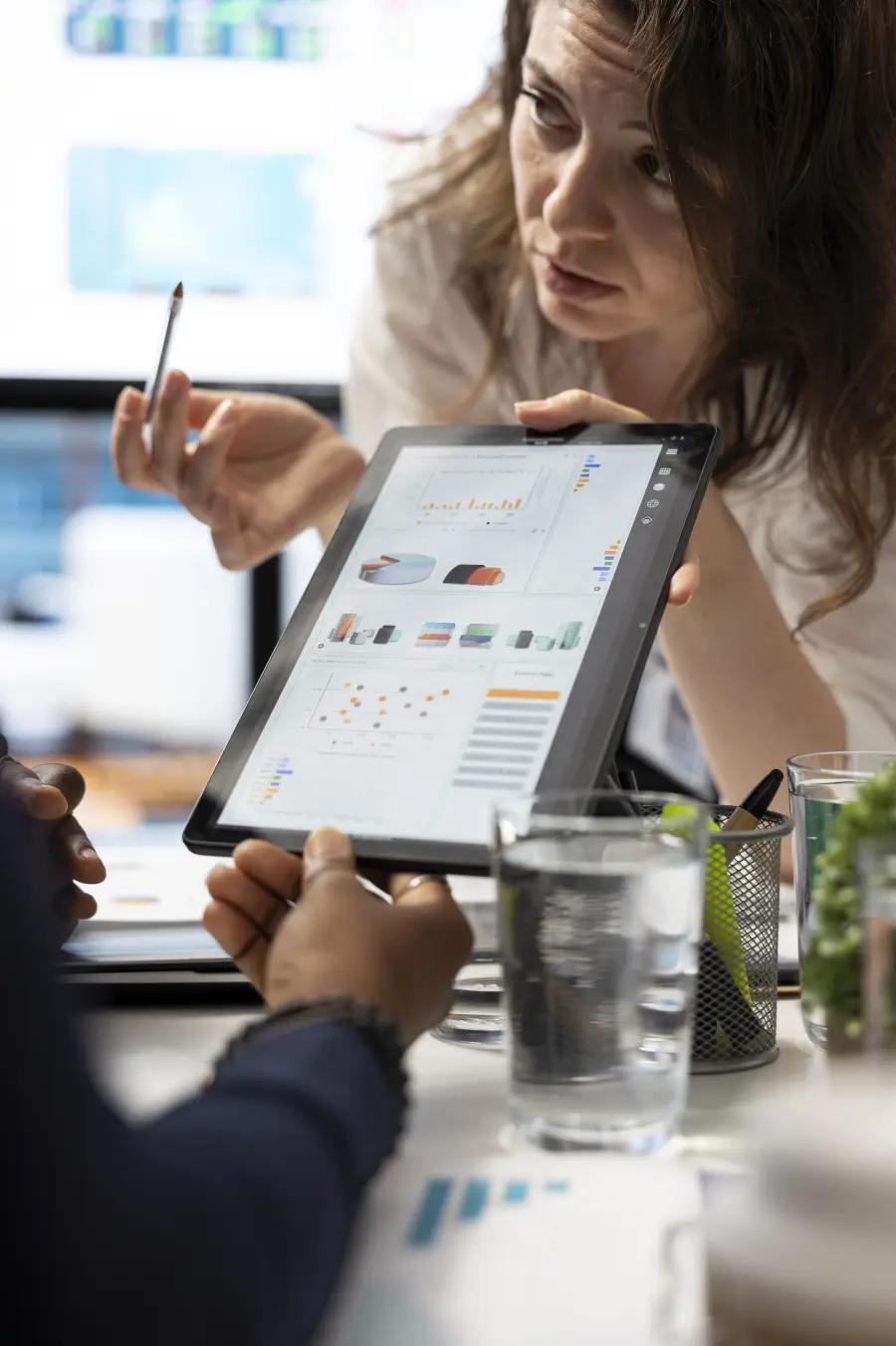 Интерфейс платформы EasyData показывает автоматизированную интеграцию с Excel