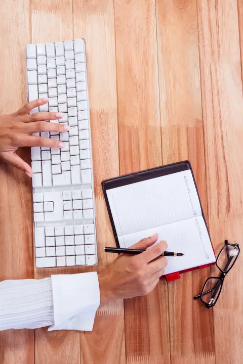 Интерфейс платформы EasyVerify с голландскими документами